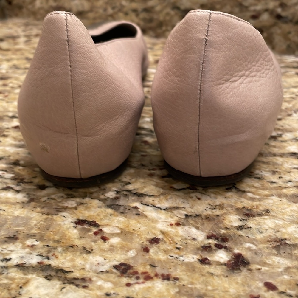 Eileen Fisher sz 9 seal grey flats with cap toe and 1/2 wedge - Picture 4 of 5